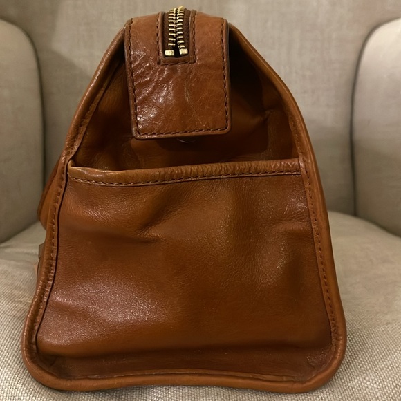 STUNNING 🤩 Tory Burch 2 way cognac leather rock stud bag with removable strap. - Picture 5 of 14